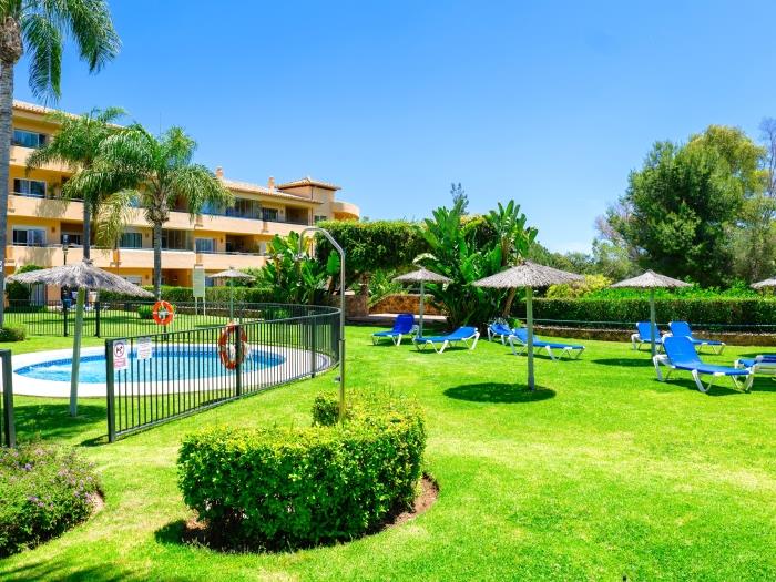 Acogedor apartamento con piscina en Marbella
